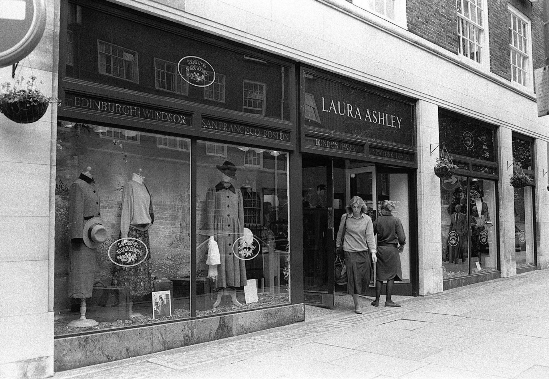 A LOOK BACK AT LAURA ASHLEY'S DECADES OF TIMELESS STYLE
